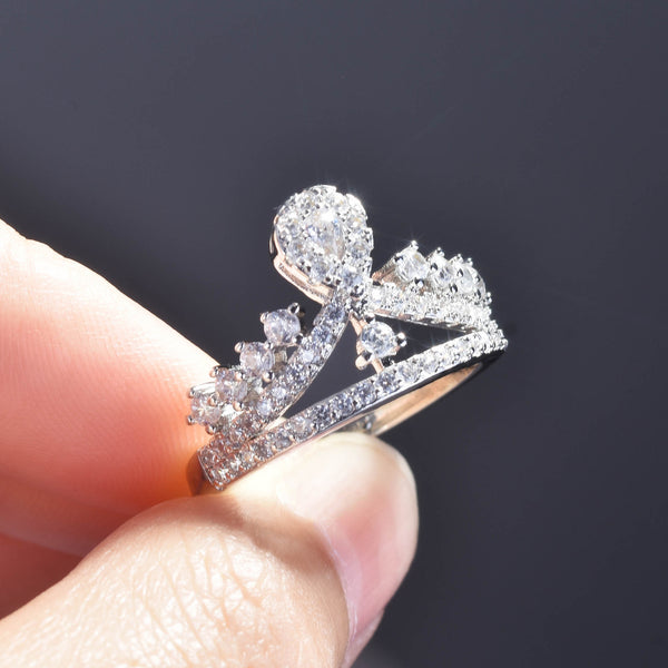 Hot new crown ring Europe and the United States creative micro-set full of diamonds engagement ring female